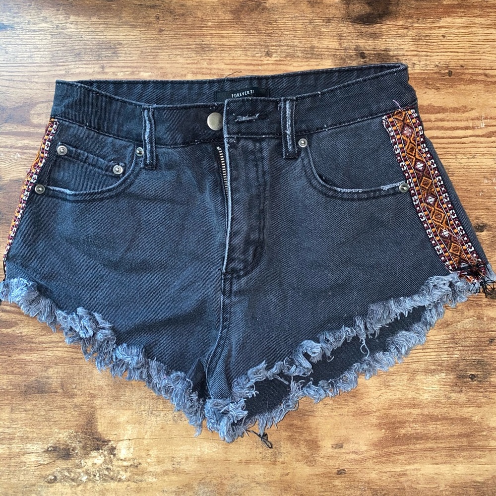 Forever 21 shorts size 25